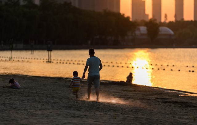 親子鑒定揭開假象：養(yǎng)了16年的兒子不是我親生的！？
