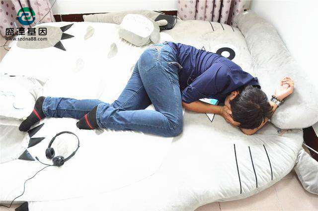 全網(wǎng)熱議：女方該不該讓男方跟孩子做親子鑒定？