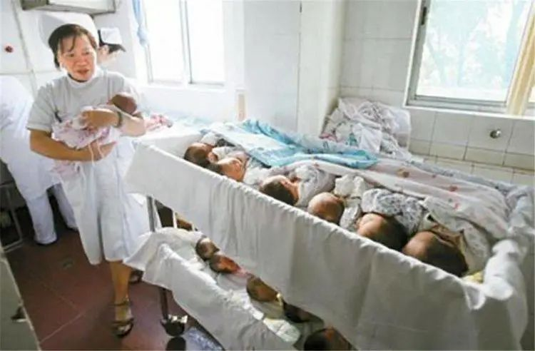 懷疑孩子非親生,夫妻偷做親子鑒定,竟是正規醫院新生兒被抱錯? 懷疑孩子非親生,夫妻偷做親子鑒定,竟是正規醫院新生兒被抱錯?