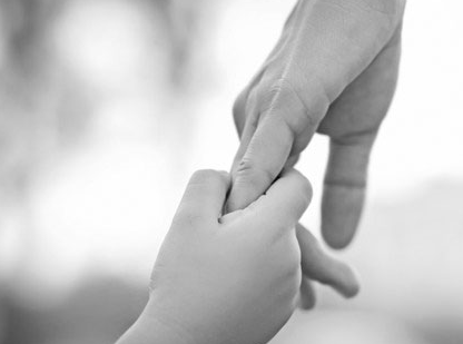 朱先生轉戶口親子鑒定發現撫養的兒子非親生，出生證只有母親名字