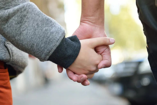 鑒定者需求解決自身的疑惑，私自取樣本做親子鑒定犯法嗎？