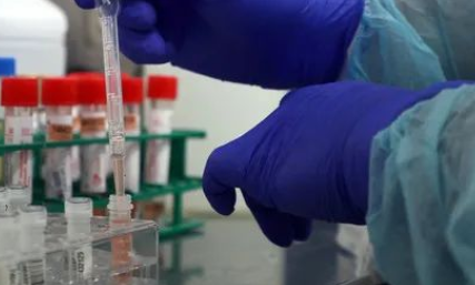 偏信“滴血認親”雙方親屬血液相融于清水引鬧劇 DNA親子鑒定才可靠 偏信“滴血認親”雙方親屬血液相融于清水引鬧劇 DNA親子鑒定才可靠